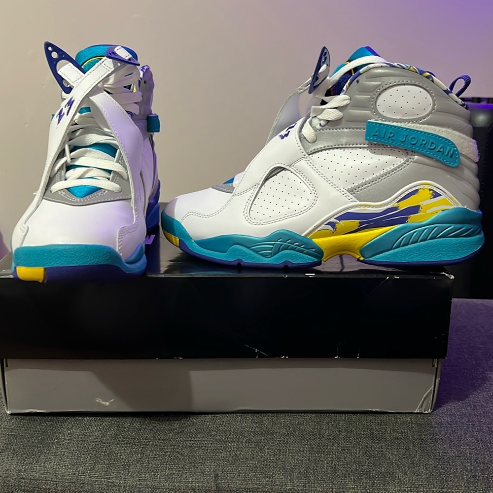 WMNS Air Jordan 8 Retro